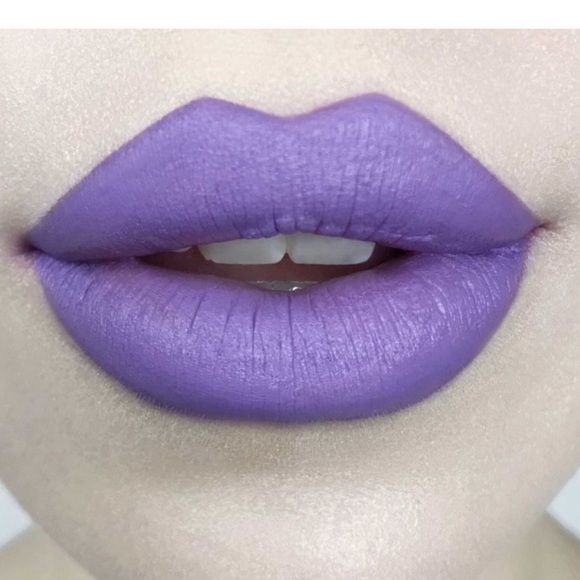 BNIB Kat Von D Coven Studded Kiss Creme Lipstick - Picture 8 of 8